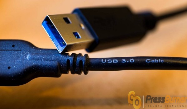 Mengganti Kabel USB dan Menggunakan Port USB Lain